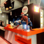 spiderman sur un comptoir