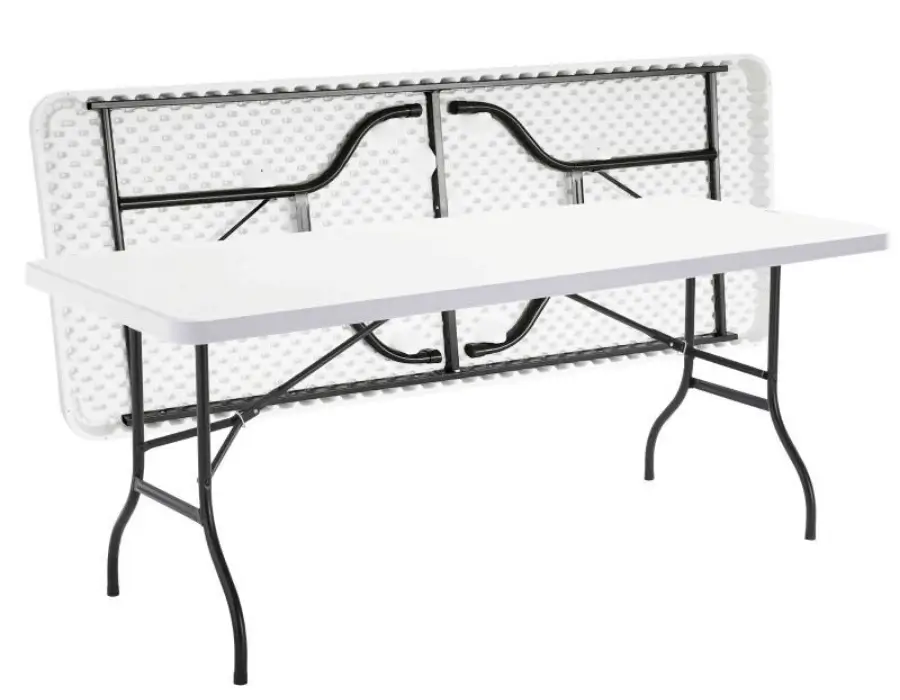 Table rectangulaire pliante 180 cm en location en Normandie - Animations Happy Times
