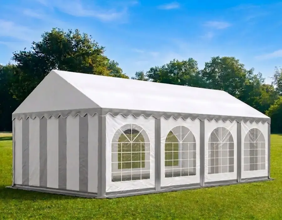 Barnum 4x8 m en location en Normandie - éclairage guirlande guinguette inclus