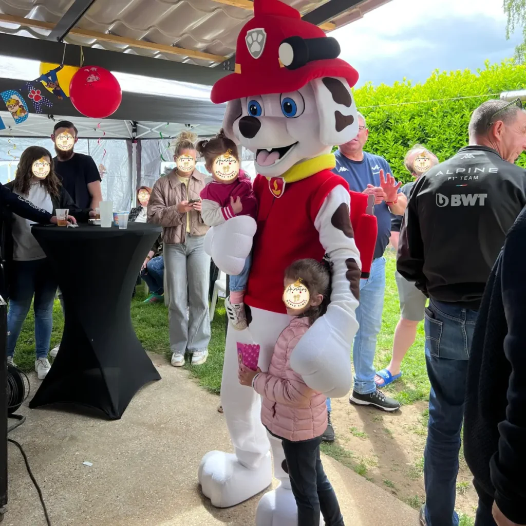 mascotte-marcus-avec-enfants